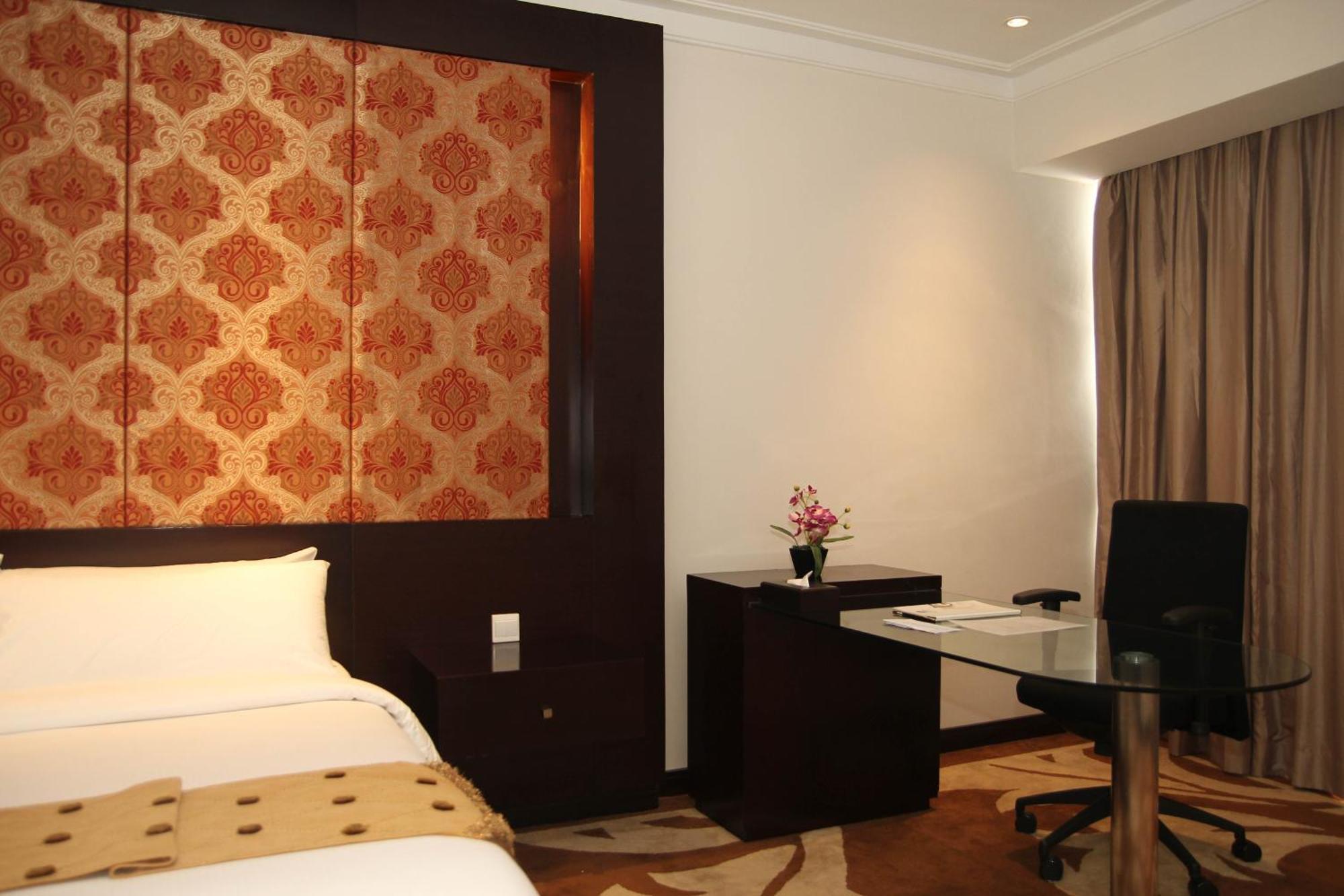Premier Basko Hotel Padang (Sumatra) Exterior foto
