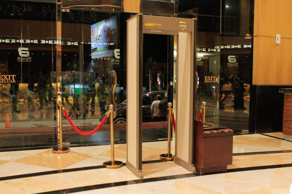 Premier Basko Hotel Padang (Sumatra) Exterior foto