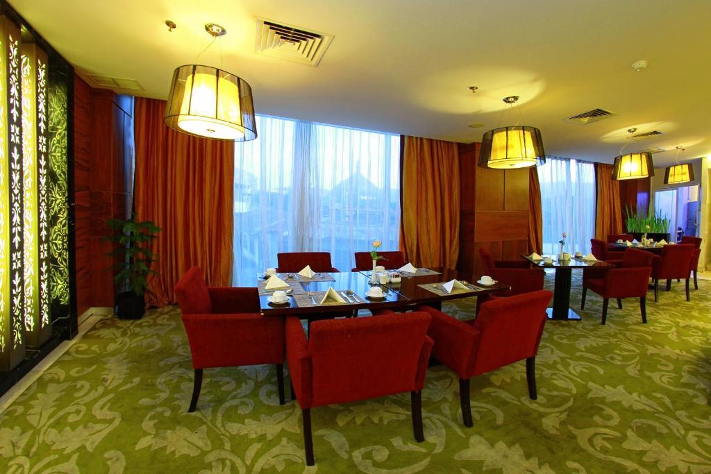 Premier Basko Hotel Padang (Sumatra) Exterior foto