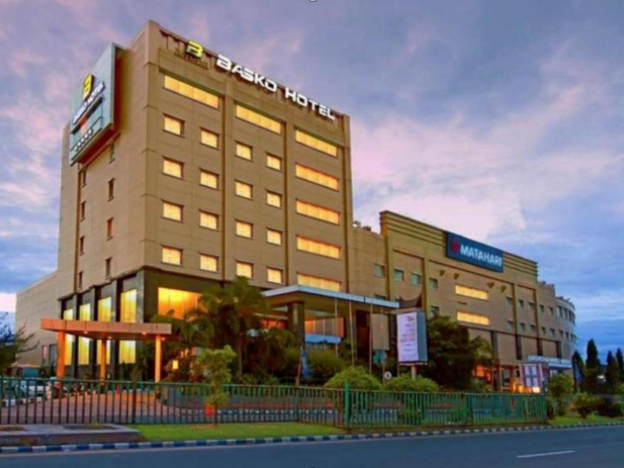 Premier Basko Hotel Padang (Sumatra) Exterior foto